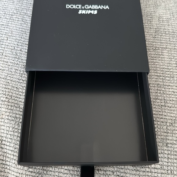Dolce & Gabbana Skims box - Picture 2 of 2